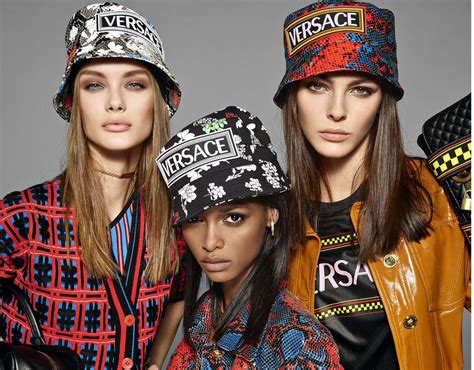 pubblicità versace chi sono le voci|La campagna pubblicitaria SS19 di Versace .